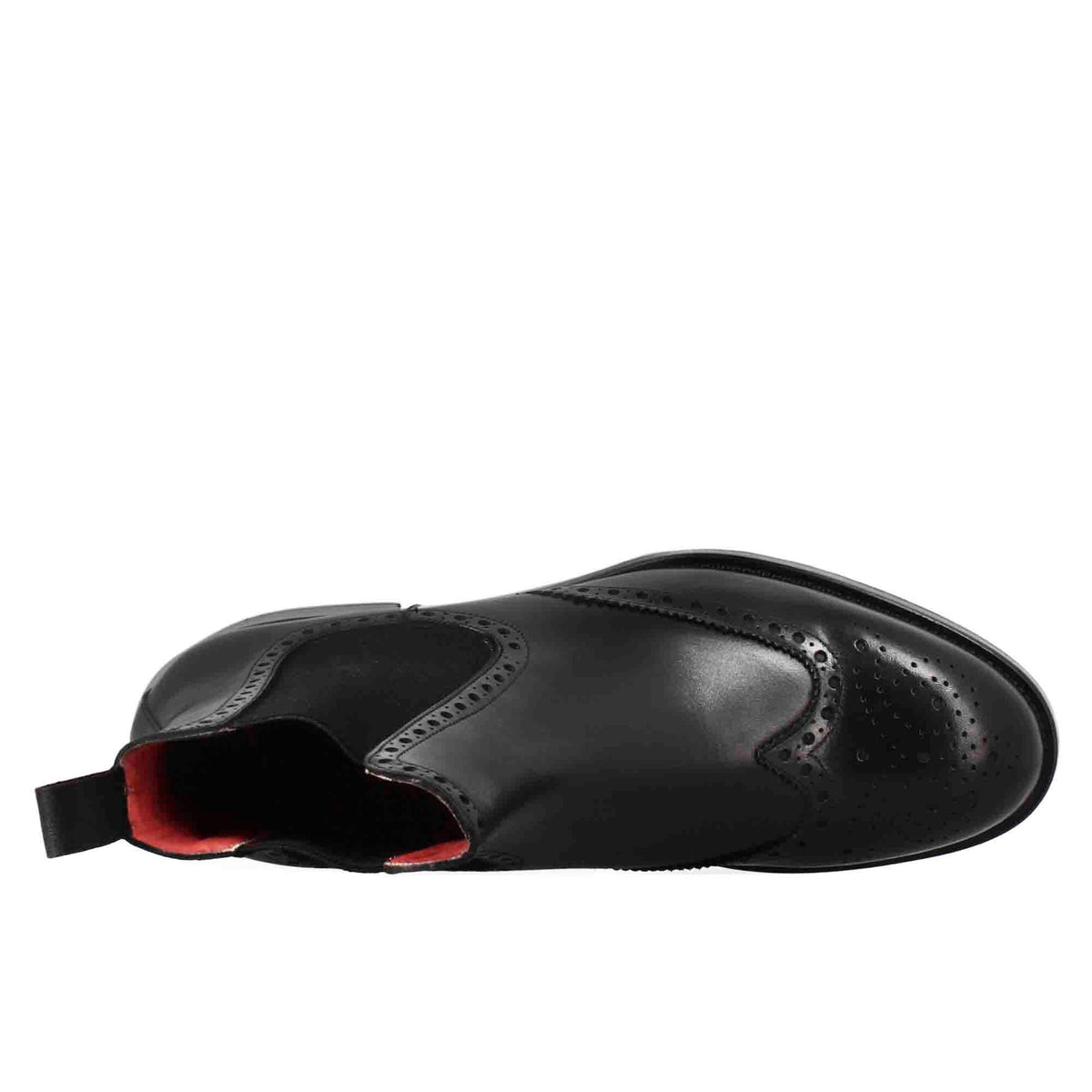 Chelsea boot with brogue details for men in black leather with elastic