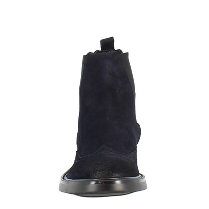 Chelsea boot in blue suede with rubber sole