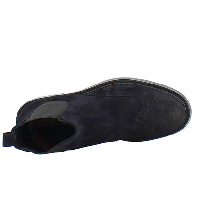 Chelsea boot in blue suede with rubber sole